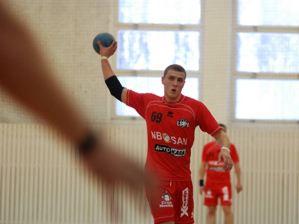 Handbola komanda "Vaiņode" 23. janvārī savā laukumā Latvijas handbola virslīgas čempionāta spēlē ar 31:46 (16:28) zaudēja pašreizējiem čempioniem "LSPA".