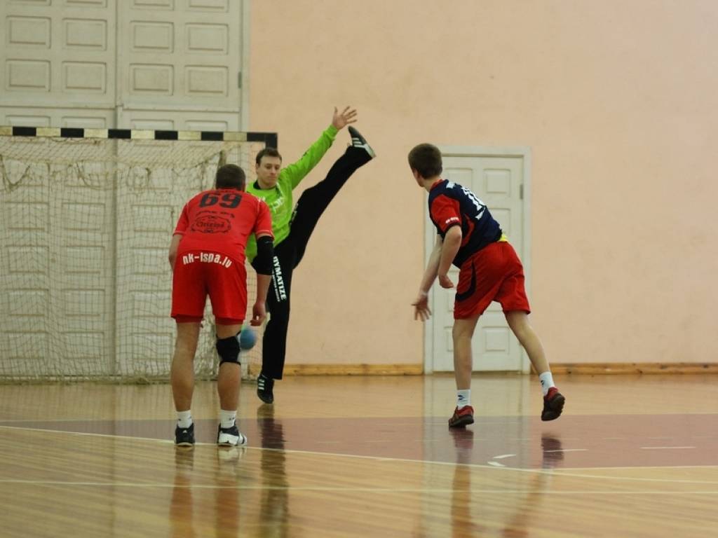 Handbola komanda "Vaiņode" 23. janvārī savā laukumā Latvijas handbola virslīgas čempionāta spēlē ar 31:46 (16:28) zaudēja pašreizējiem čempioniem "LSPA".