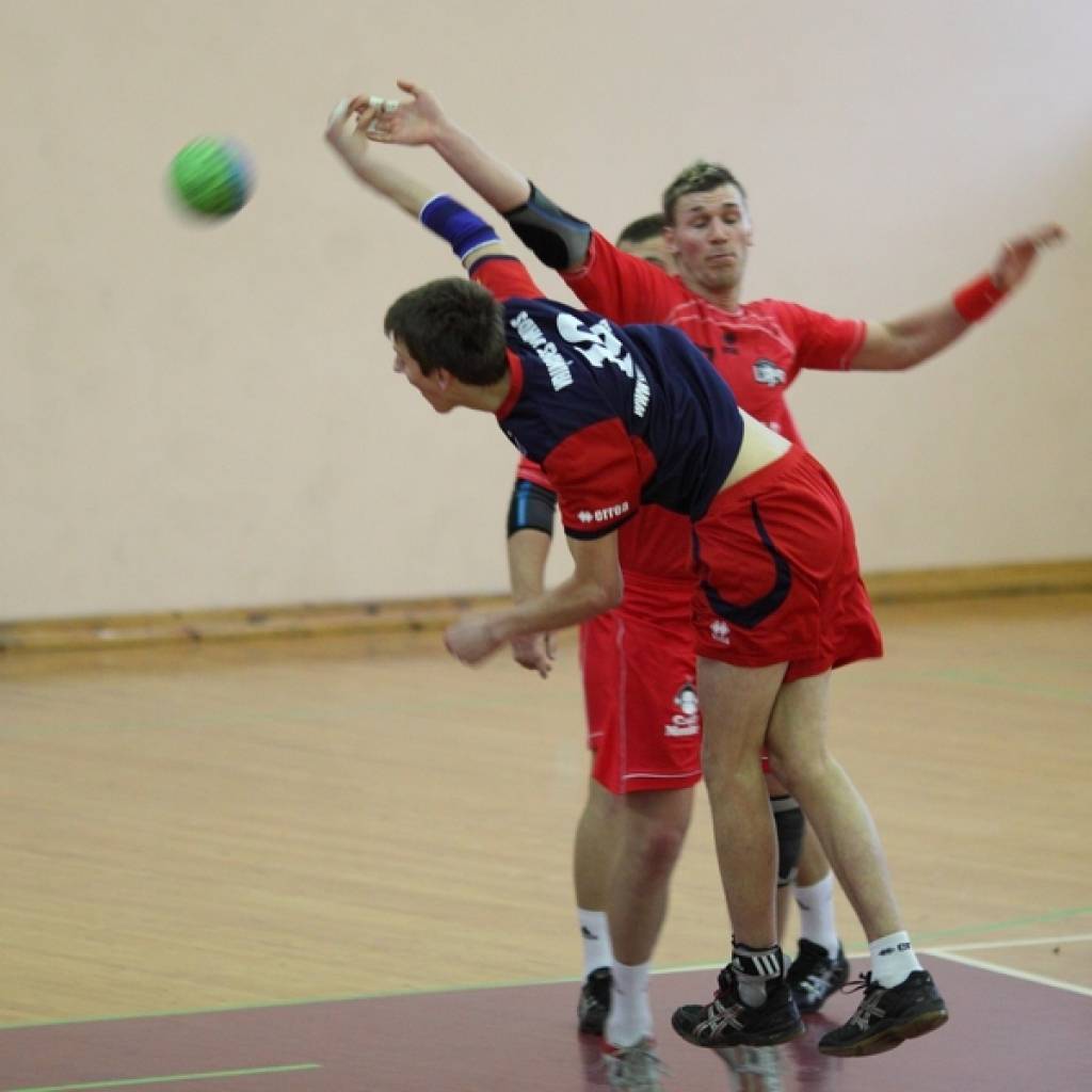 Handbola komanda "Vaiņode" 23. janvārī savā laukumā Latvijas handbola virslīgas čempionāta spēlē ar 31:46 (16:28) zaudēja pašreizējiem čempioniem "LSPA".