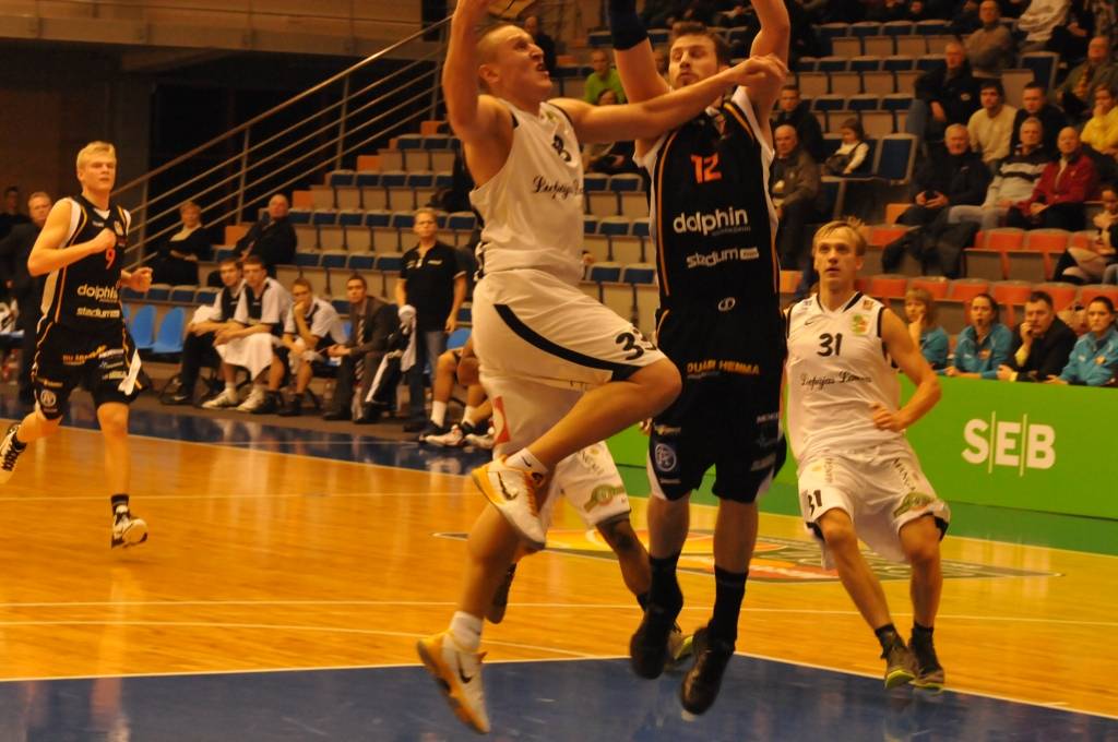 "Liepājas lauvas" 9. janvārī savā laukumā "Master Card" Baltijas Basketbola līgas elites divīzijas spēlē ar 107:85 uzvarēja Zviedrijas čempionus - komandu "Dolphins".
Autors: Uldis Dobelis