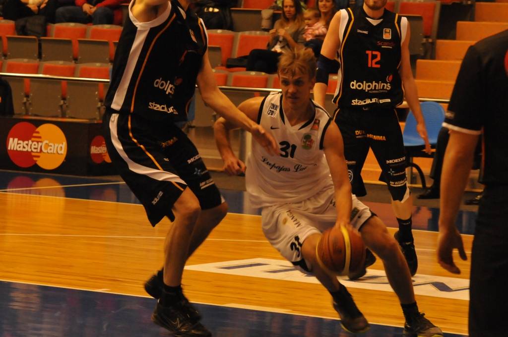 "Liepājas lauvas" 9. janvārī savā laukumā "Master Card" Baltijas Basketbola līgas elites divīzijas spēlē ar 107:85 uzvarēja Zviedrijas čempionus - komandu "Dolphins".
Autors: Uldis Dobelis