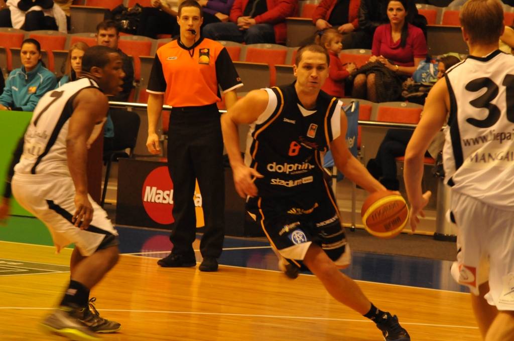 "Liepājas lauvas" 9. janvārī savā laukumā "Master Card" Baltijas Basketbola līgas elites divīzijas spēlē ar 107:85 uzvarēja Zviedrijas čempionus - komandu "Dolphins".
Autors: Uldis Dobelis
