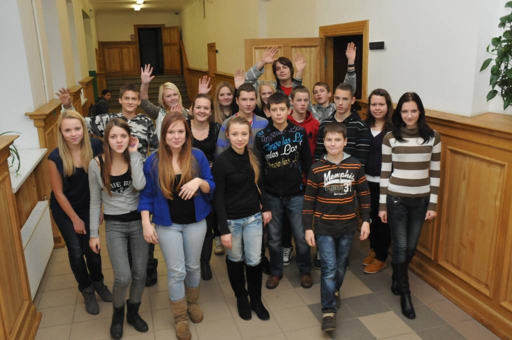 Draudzīgā aicinājuma Liepājas 5. vidusskolas 9.b klase. 
Autors: Dainis Ģelzis