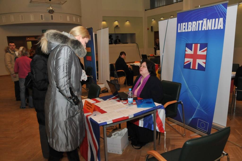 Otrdien Liepājas Latviešu biedrības namā notiek starptautiska izstāde "Darbs un karjera 2011".

Tās mērķis ir sniegt informāciju par darba iespējām un tiesībām, izglītības, karjeras un biznesa uzsākšanas iespējām Latvijā un Eiropā....
Autors: ReKurZeme, portāls