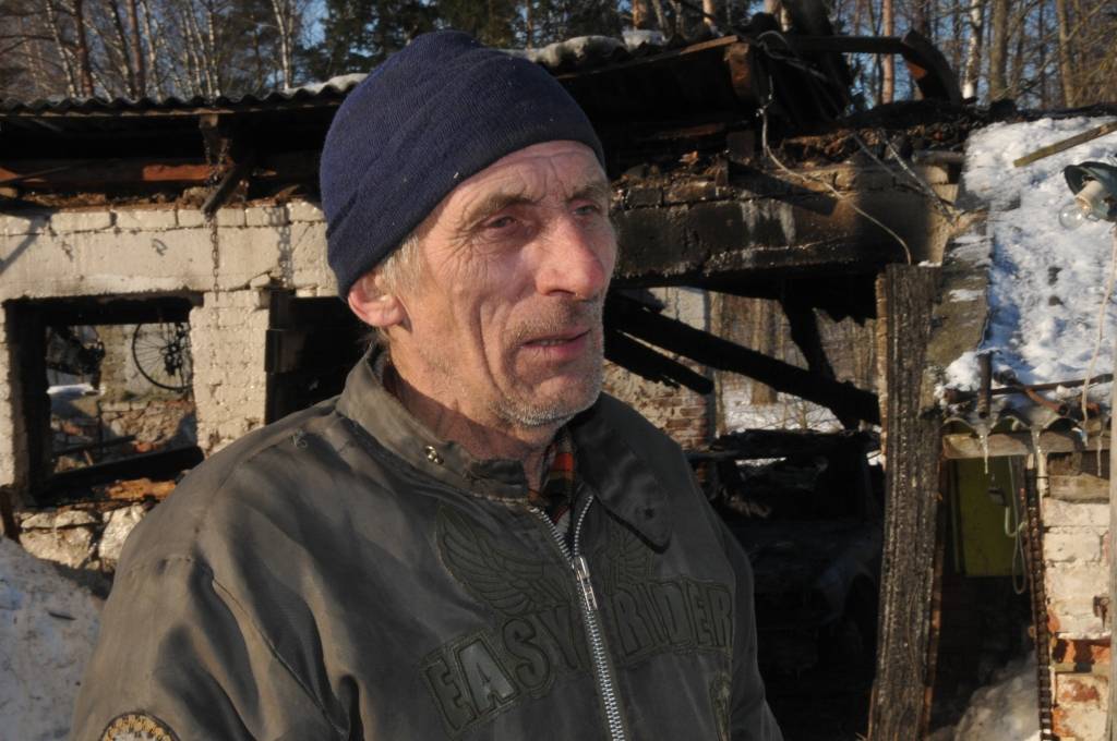 Ortdienas, 15. februāra, rītā Durbes novada Dunalkas pagasta "Liepās" izcēlās plašs ugunsgrēks. Cilvēki necieta, bet daudzi mājlopi gājuši bojā. Sadegusi arī automašīna.
Autors: ReKurZeme, portāls