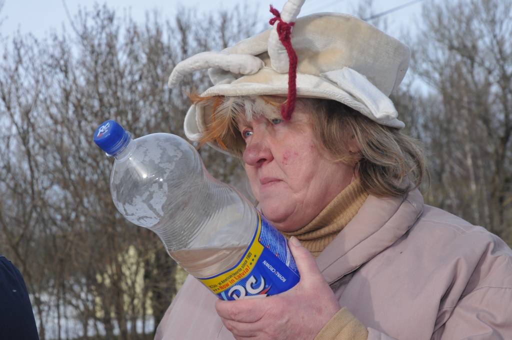 Riņķu riņķiem ap ābelēm, ap skolu, ap stūru stūriem Meteņdienā izstaigāja gandrīz vai visi Krotes Kronvalda Ata pamatskolas bērni, lai šis gads būtu ražens un visa kā būtu diezgan.
Autors: ReKurZeme, portāls