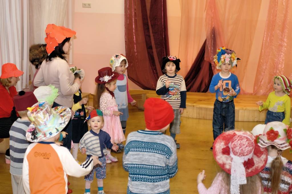Cīravas bērnudārzā pagājušās nedēļas nogalē notika Cepuru balle.