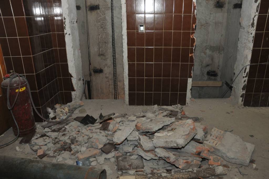 Liepājas reģionālajā slimnīcā sākusies liftu nomaiņas pirmā kārta. Līdz jūnijam tiks nomainīti trīs pasažieru lifti un divi personāla lifti. Pārējie pieci – līdz novembrim. Pēc rekonstrukcijas lifti būs gaišāki, mazliet plašāki un...
Autors: ReKurZeme, portāls