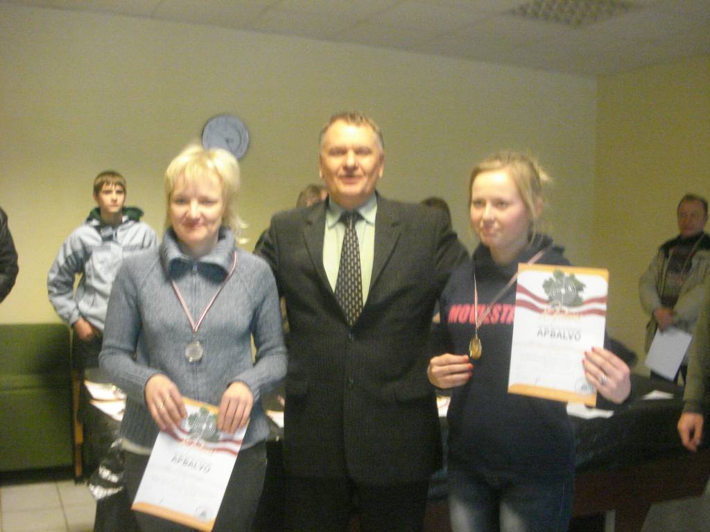 No kreisās – Ilze Frīdenberga, LŠF ģenerālsekretārs Valērijs Vaskis un Dace Petrovska.
Autors: Publicitātes foto