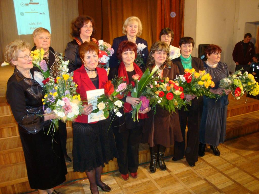 Sestdien, 5. martā, Skrīveru kultūras namā tika pasniegta Sieviešu tiesību institūta gada balva. To ieguva Sandra Slavišena-Dorša: sieviete no Amatas novada, Skujenes pagasta. Ceremonijā klāt bija arī Nīcas novada biedrība 