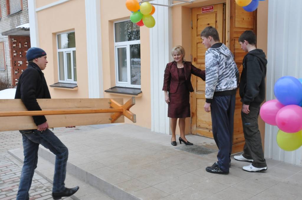 Ar atskatu vēsturē, sirsnīgiem sveicieniem, skolēnu sagatavotu lugu "Idejas ir bīstama lieta" un svētku koncertu, kas sekoja iedzīvotāju sapulce un iepazīšanās ar novada budžetu šim gadam, 2. martā pēc rekonstrukcijas tika atklāts kultūras...
Autors: Ilze Vainovska