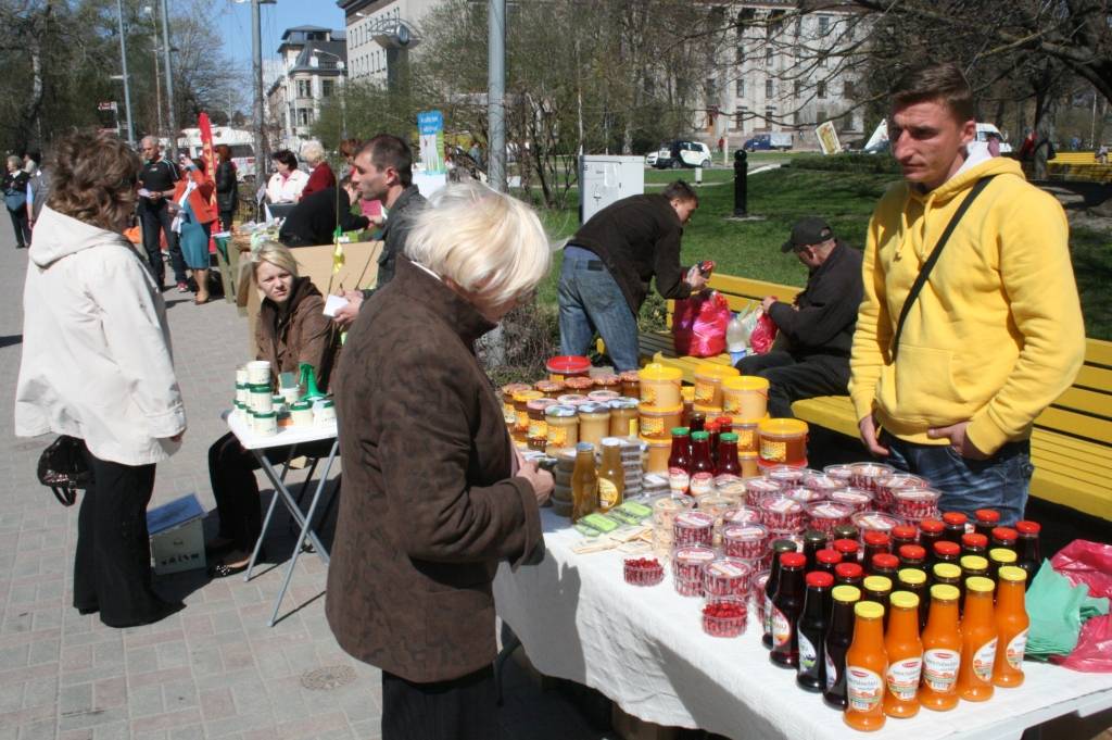 Piektdien, 29. aprīlī, no plkst.12 līdz 16 pie tirdzniecības nama „Kurzeme” Liepājā notiek informatīvs pasākums un „Veselības tirdziņš”, kura laikā ikviens var saņemt informāciju gan par Veselības nedēļas pasākumiem, gan par iespējām...
Autors: ReKurZeme, portāls