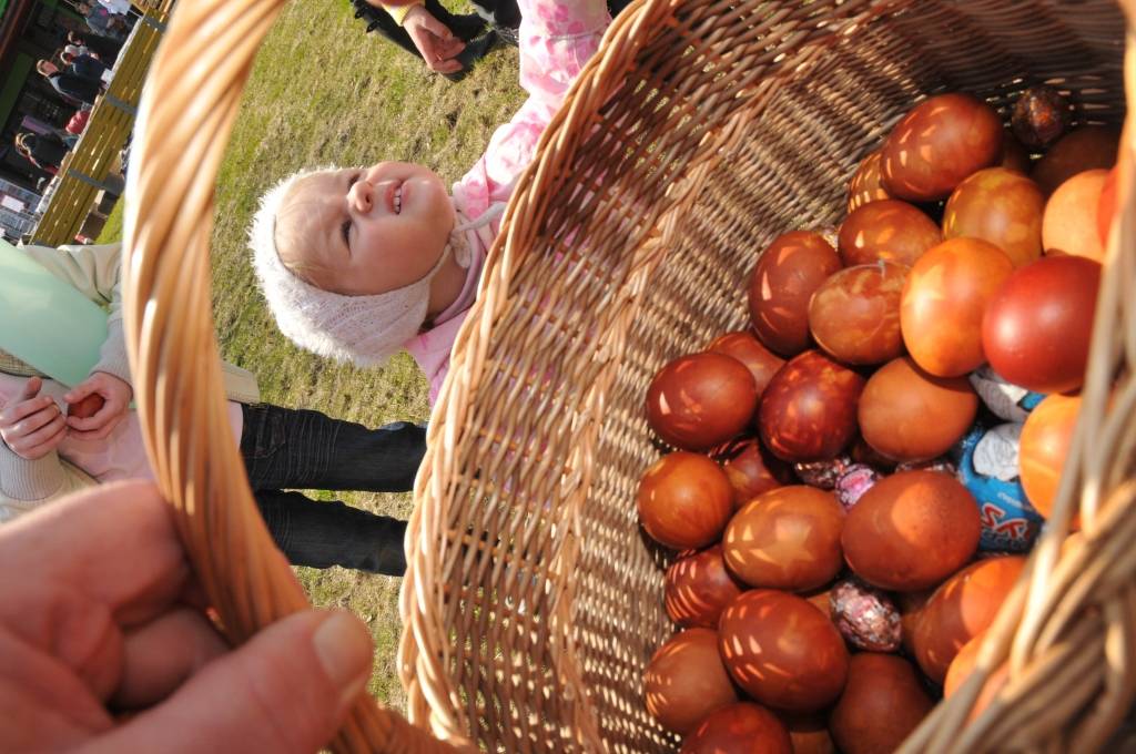 Šodien laukumā pie TN „Kurzeme” notika Lieldienu gaidīšanas pasākums - lielā Zaķu parāde un citas atrakcijas, darbojās tirdziņš.
Autors: ReKurZeme, portāls