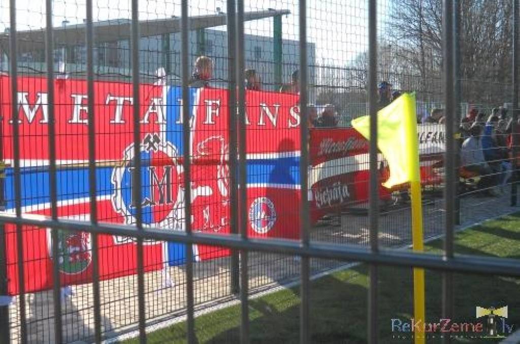 "Liepājas metalurga" futbolisti trešdien, 13. aprīlī, Zemgales Olimpiskajā centrā Jelgavā Latvijas virslīgas futbola čempionāta trešās kārtas spēlē ar 3:1 (2:1) uzvarēja futbola klubu "Jelgava".
Piedāvājam fotoreportāžu.
Interesanti, ka...
Autors: ReKurZeme, portāls