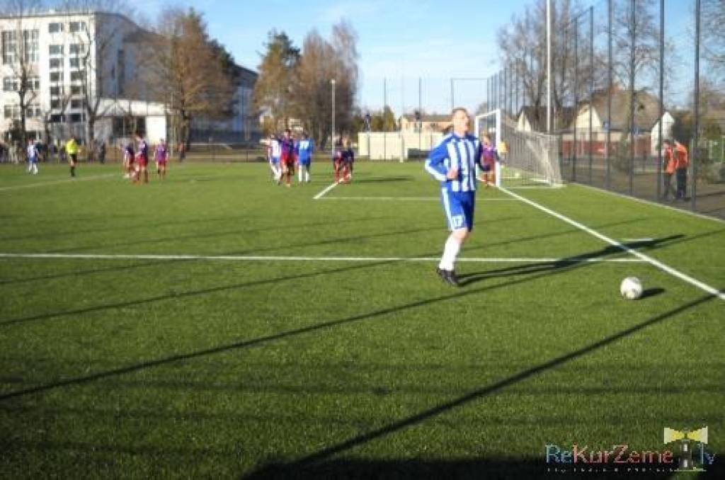 "Liepājas metalurga" futbolisti trešdien, 13. aprīlī, Zemgales Olimpiskajā centrā Jelgavā Latvijas virslīgas futbola čempionāta trešās kārtas spēlē ar 3:1 (2:1) uzvarēja futbola klubu "Jelgava".
Piedāvājam fotoreportāžu.
Interesanti, ka...
Autors: ReKurZeme, portāls
