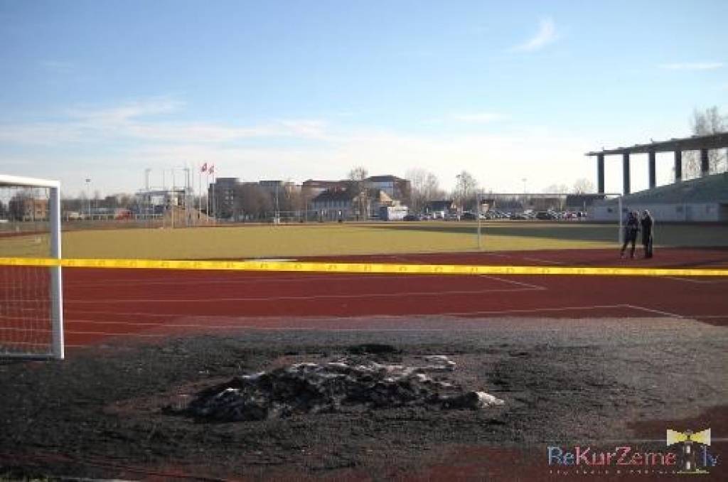 "Liepājas metalurga" futbolisti trešdien, 13. aprīlī, Zemgales Olimpiskajā centrā Jelgavā Latvijas virslīgas futbola čempionāta trešās kārtas spēlē ar 3:1 (2:1) uzvarēja futbola klubu "Jelgava".
Piedāvājam fotoreportāžu.
Interesanti, ka...
Autors: ReKurZeme, portāls