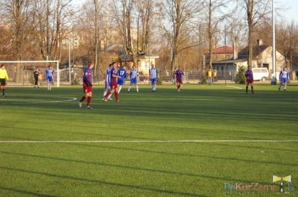 "Liepājas metalurga" futbolisti trešdien, 13. aprīlī, Zemgales Olimpiskajā centrā Jelgavā Latvijas virslīgas futbola čempionāta trešās kārtas spēlē ar 3:1 (2:1) uzvarēja futbola klubu "Jelgava".
Piedāvājam fotoreportāžu.
Interesanti, ka...
Autors: ReKurZeme, portāls