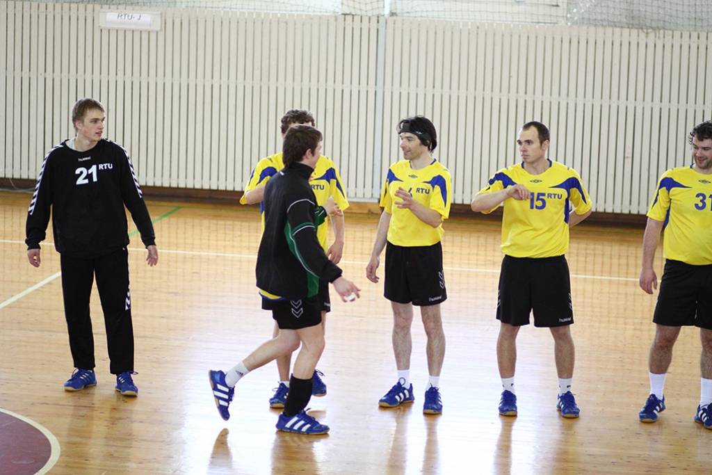 "Vaiņodes" handbolisti Latvijas kausa izcīņas ceturtdaļfināla pirmajā spēlē savā laukumā ar 27:26 uzvarēja "RTU".