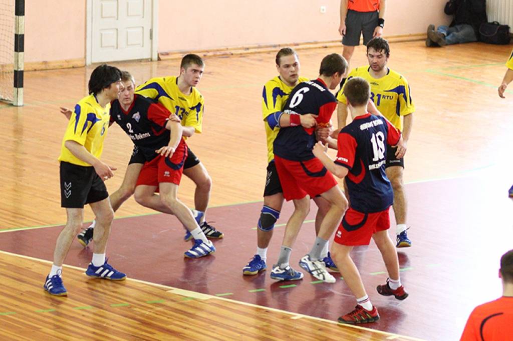 "Vaiņodes" handbolisti Latvijas kausa izcīņas ceturtdaļfināla pirmajā spēlē savā laukumā ar 27:26 uzvarēja "RTU".