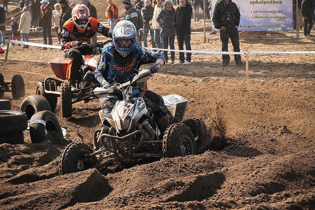 3. aprīlī "Laumas" trasē Liepājā notika Latvijas motokrosa sezonas atklāšanas sacensības "Kurzemes katls 2011".