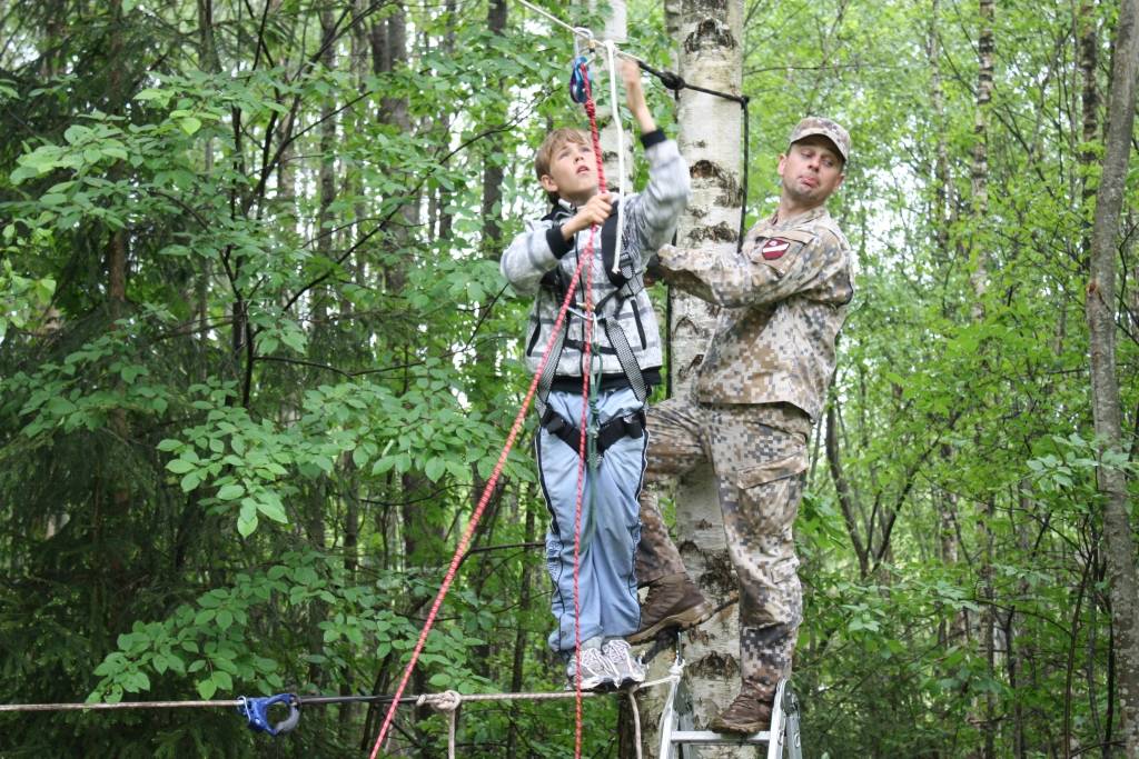 26. un 27.maijā Kalētos notika Tūrisma dienas, kurās piedalījās visi pamatskolas 1.-9.klases skolēni. Pasākumu atbalstīja pašvaldība, sadarbojoties ar Zemessardzes 44. kājnieku bataljonu. Skolēni kājām devās uz plānoto apmetnes vietu, kur...
Autors: Ilze Vainovska