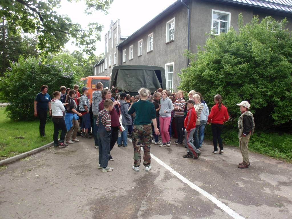 26. un 27.maijā Kalētos notika Tūrisma dienas, kurās piedalījās visi pamatskolas 1.-9.klases skolēni. Pasākumu atbalstīja pašvaldība, sadarbojoties ar Zemessardzes 44. kājnieku bataljonu. Skolēni kājām devās uz plānoto apmetnes vietu, kur...
Autors: Ilze Vainovska