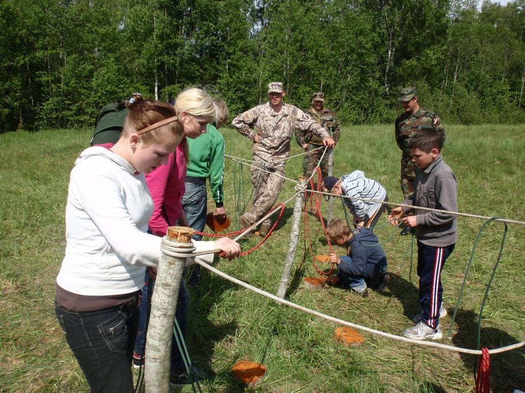 26. un 27.maijā Kalētos notika Tūrisma dienas, kurās piedalījās visi pamatskolas 1.-9.klases skolēni. Pasākumu atbalstīja pašvaldība, sadarbojoties ar Zemessardzes 44. kājnieku bataljonu. Skolēni kājām devās uz plānoto apmetnes vietu, kur...
Autors: Ilze Vainovska