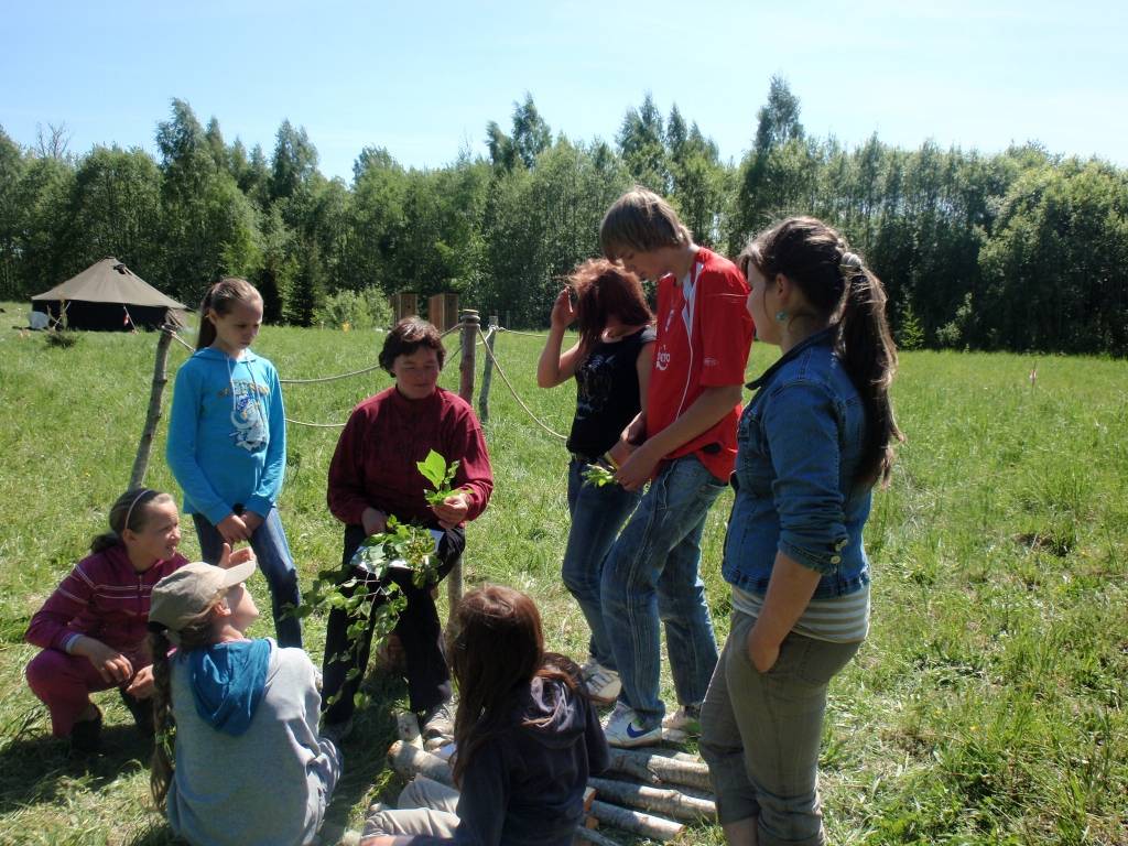 26. un 27.maijā Kalētos notika Tūrisma dienas, kurās piedalījās visi pamatskolas 1.-9.klases skolēni. Pasākumu atbalstīja pašvaldība, sadarbojoties ar Zemessardzes 44. kājnieku bataljonu. Skolēni kājām devās uz plānoto apmetnes vietu, kur...
Autors: Ilze Vainovska