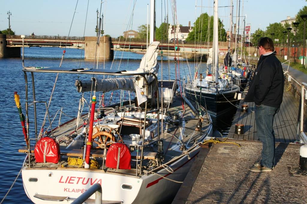 Sestdien sākās gadskārtējā Klaipēdas pils ostas regate, kas simbolizē Klaipēdas ostas un Liepājas jahtu centra sezonas atklāšanu. Liepājas jahtu centra piestātnē, pie viesnīcas "Promenade Hotel" ieradās aptuveni 20 jahtu liela miniregate....
Autors: ReKurZeme, portāls