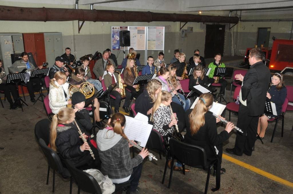 Otrdien, 17. maijā, Valsts ugunsdzēsības un glābšanas dienests rīkoja Atvērto durvju dienu visā Latvijā. Piedāvājam fotogaleriju no Liepājas 1. daļas.
Autors: ReKurZeme, portāls