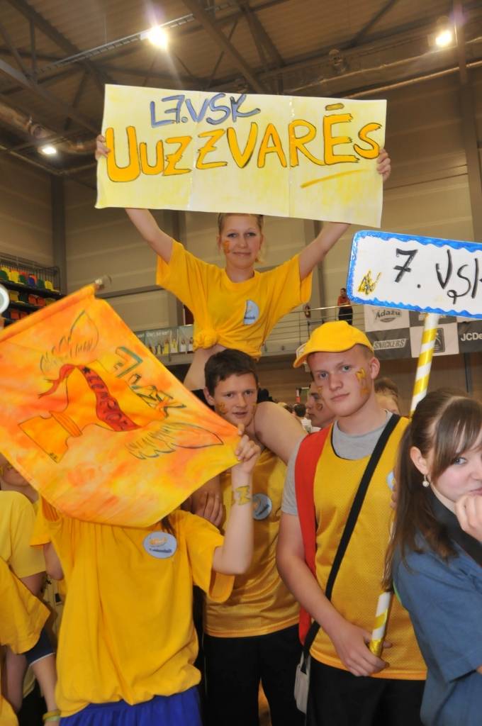 Pirmdien Liepājas Olimpiskajā centrā notiek „ZZ ČEMPIONĀTA” Liepājas posms. Tās ir trakas sacensības starp klasēm visā Latvijā, kurās pārbaudot drosmi, cīņassparu, atjautību, radošumu un klases vienotību, ZELTA ZIVTIŅA dāvā neaizmirstamus...
Autors: ReKurZeme, portāls