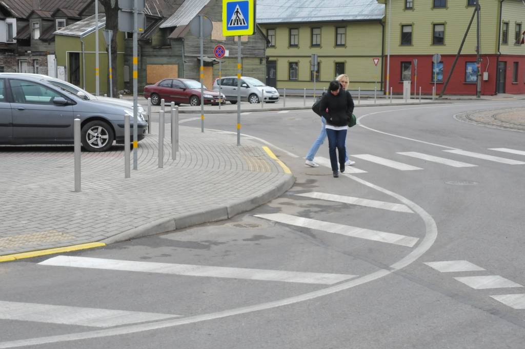 Uzņēmums "Ceļu, tiltu būvnieks", kas veic rekonstrukciju Liepājas stacijas laukumā, ir iesniedzis pašvaldībā darbu pabeigšanu apliecinošus dokumentus.
Tomēr objekta nodošana ekspluatācijā paredzēta nākamās nedēļas beigās, portālam...
Autors: ReKurZeme, portāls