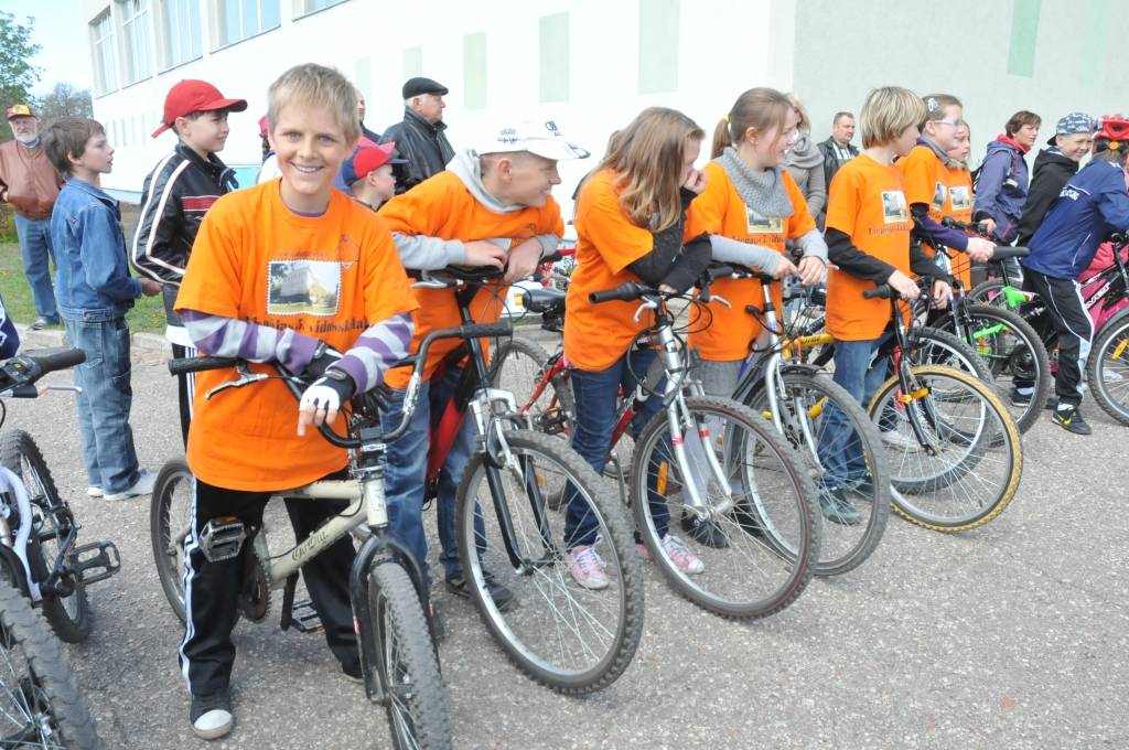 Jauno satiksmes dalībnieku forums 2011 Vislatvijas sacensību tūri turpināja Liepājā 2. maijā ar sacensībām Liepājas A. Puškina 2. vidusskolā.

Piedalīties bija aicinātas komandas no Liepājas pilsētas, Grobiņas, Rucavas, Nīcas, Priekules,...
Autors: ReKurZeme, portāls