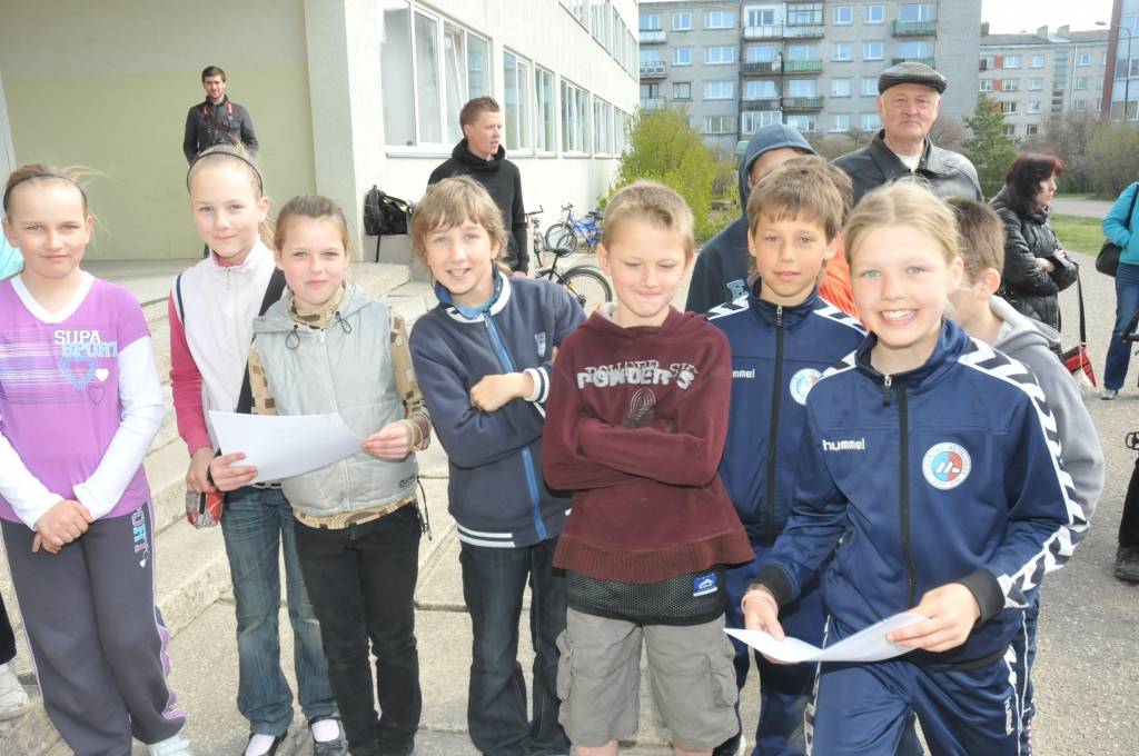 Jauno satiksmes dalībnieku forums 2011 Vislatvijas sacensību tūri turpināja Liepājā 2. maijā ar sacensībām Liepājas A. Puškina 2. vidusskolā.

Piedalīties bija aicinātas komandas no Liepājas pilsētas, Grobiņas, Rucavas, Nīcas, Priekules,...
Autors: ReKurZeme, portāls