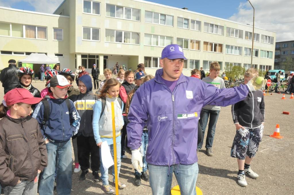 Jauno satiksmes dalībnieku forums 2011 Vislatvijas sacensību tūri turpināja Liepājā 2. maijā ar sacensībām Liepājas A. Puškina 2. vidusskolā.

Piedalīties bija aicinātas komandas no Liepājas pilsētas, Grobiņas, Rucavas, Nīcas, Priekules,...
Autors: ReKurZeme, portāls