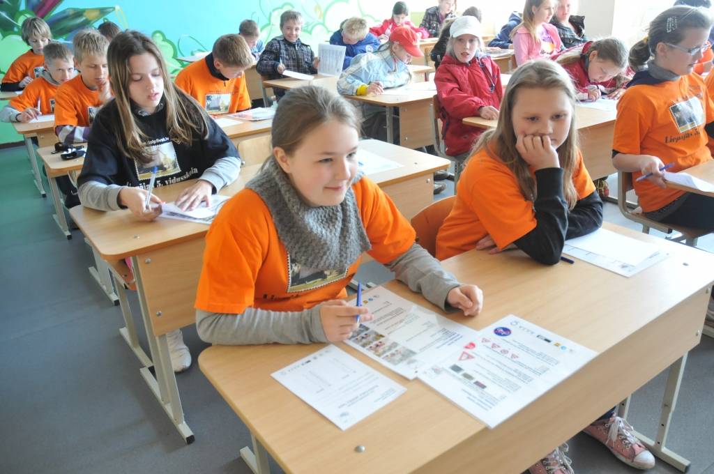 Jauno satiksmes dalībnieku forums 2011 Vislatvijas sacensību tūri turpināja Liepājā 2. maijā ar sacensībām Liepājas A. Puškina 2. vidusskolā.

Piedalīties bija aicinātas komandas no Liepājas pilsētas, Grobiņas, Rucavas, Nīcas, Priekules,...
Autors: ReKurZeme, portāls
