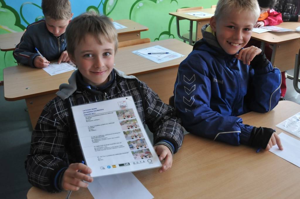 Jauno satiksmes dalībnieku forums 2011 Vislatvijas sacensību tūri turpināja Liepājā 2. maijā ar sacensībām Liepājas A. Puškina 2. vidusskolā.

Piedalīties bija aicinātas komandas no Liepājas pilsētas, Grobiņas, Rucavas, Nīcas, Priekules,...
Autors: ReKurZeme, portāls