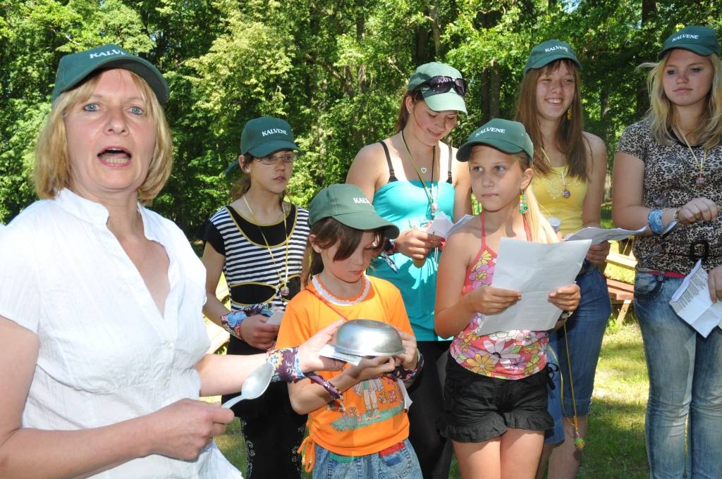 Trešdien Pāvilostas pilsētā un Upesmuižas parkā svin Bērnu svētkus, kas nosaukti Pāvila vārdā.
Ciemos ieradušies Bērnu žūrijas eksperti - čaklie grāmatu lasītāji un vērtētāji no Vērgales, Cīravas un Kalvenes, kā arī lasīt veicināšanas...
Autors: ReKurZeme, portāls