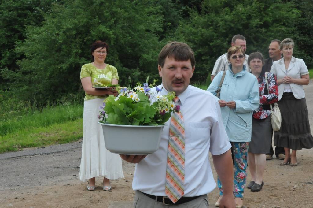 Vēl pirms Līgo svētkiem, 22. jūnijā, Priekulē atklāja labiekārtotu gājēju celiņu.
Autors: ReKurZeme, portāls