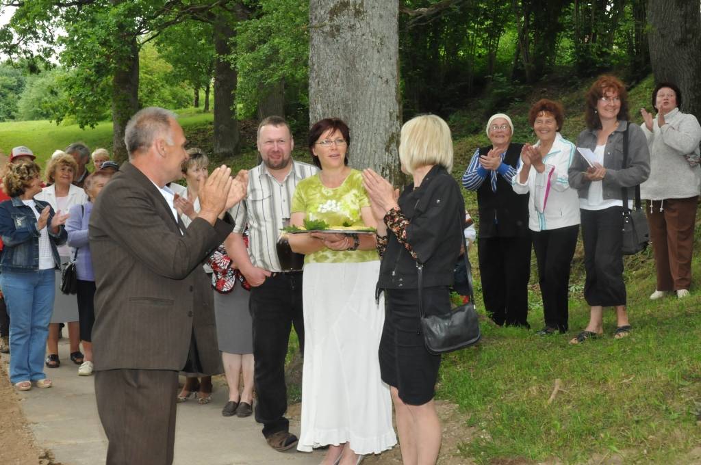 Vēl pirms Līgo svētkiem, 22. jūnijā, Priekulē atklāja labiekārtotu gājēju celiņu.
Autors: ReKurZeme, portāls
