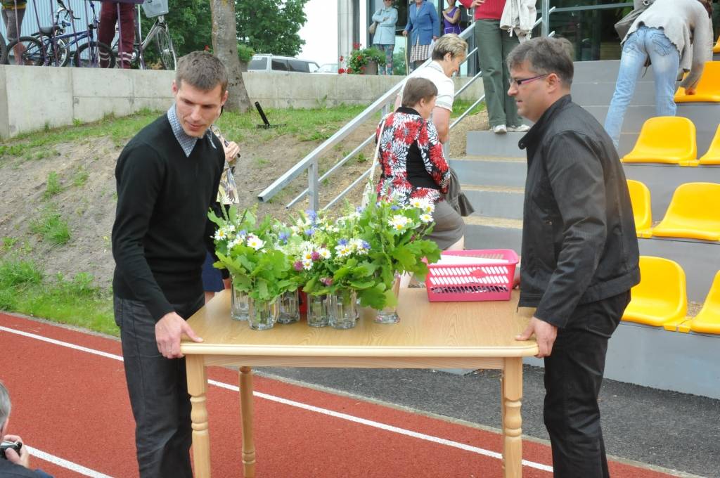 Lai Priekule veidotos par sporta un izglītības centru, kā turpinājums daudzfunkcionālajai sporta hallei, ir izveidoti futbola, tenisa, volejbola, basketbola laukumi. 22. jūnijā futbola laukumā notika atklāšanas svētki, kur pirmās...
Autors: Ilze Vainovska