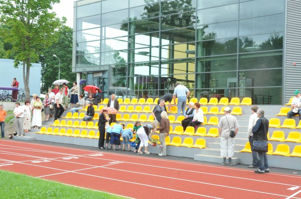 Lai Priekule veidotos par sporta un izglītības centru, kā turpinājums daudzfunkcionālajai sporta hallei, ir izveidoti futbola, tenisa, volejbola, basketbola laukumi. 22. jūnijā futbola laukumā notika atklāšanas svētki, kur pirmās...
Autors: Ilze Vainovska