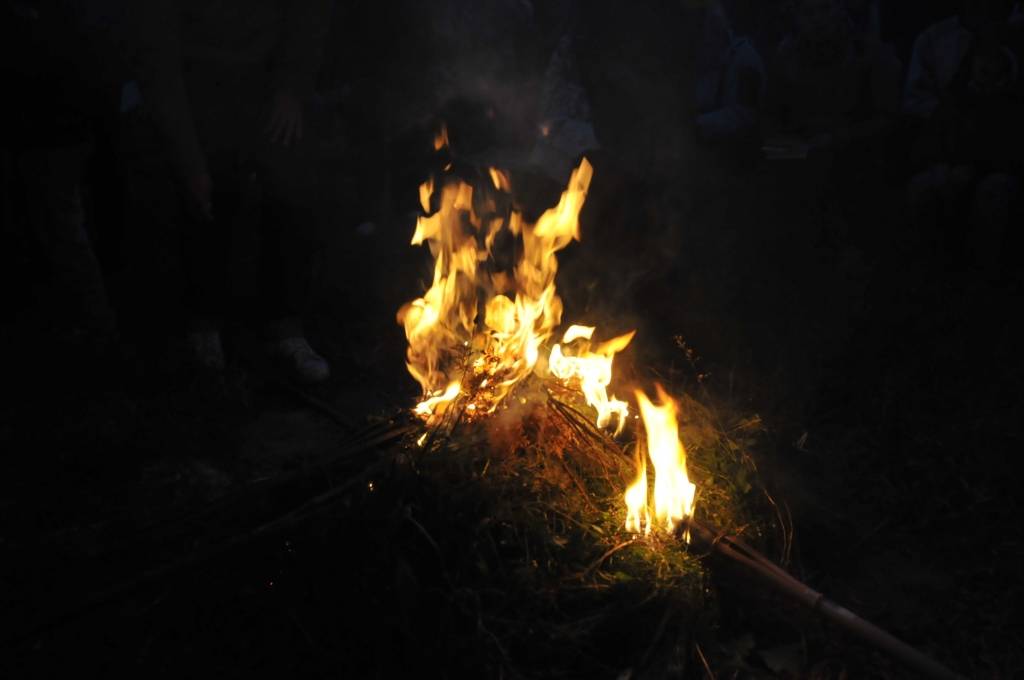 Jāņuguns iedegšana Papes Ķoņciema "Vītolniekos" .
Autors: ReKurZeme, portāls