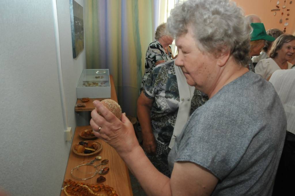 Šodien, 8. jūnijā, laikraksta "Kursas Laiks" redakcijā viesojās kazdandznieki un cīravnieki, kuri piedalās senioru projektā. Viņi Liepājā apmeklēja arī Amatnieku namu un devās apskatīties Liepājas himnas skulptūras.
Autors: Uldis Dobelis