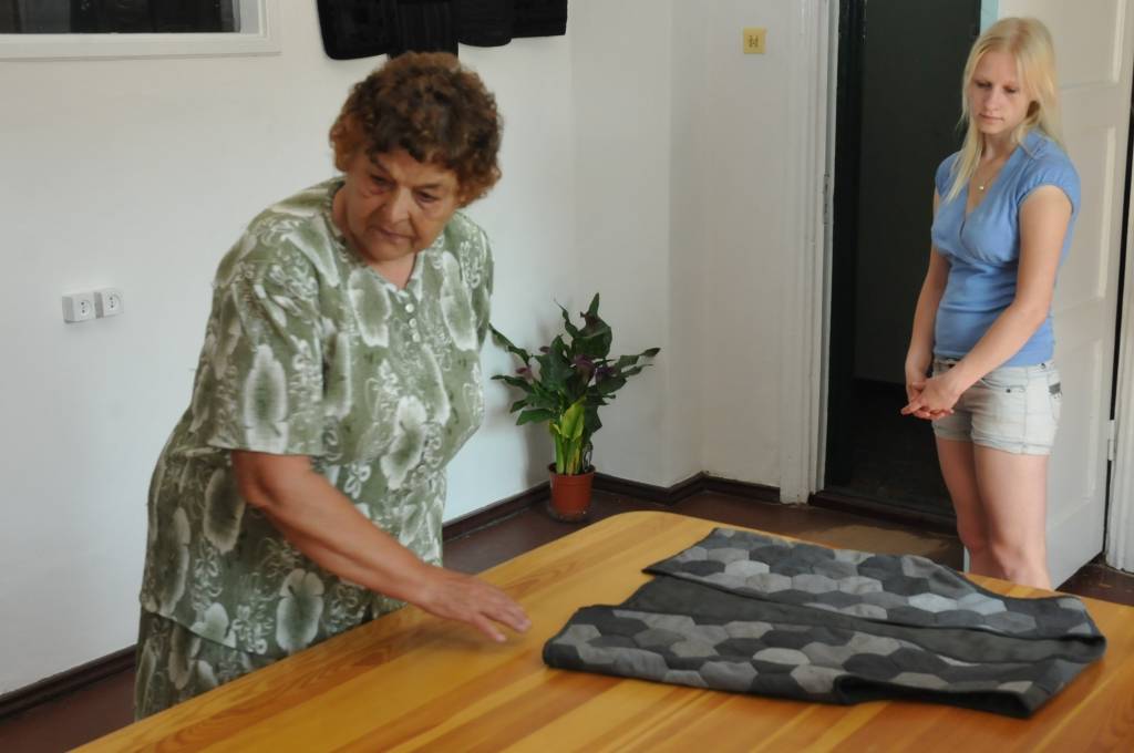 Šodien, 8. jūnijā, laikraksta "Kursas Laiks" redakcijā viesojās kazdandznieki un cīravnieki, kuri piedalās senioru projektā. Viņi Liepājā apmeklēja arī Amatnieku namu un devās apskatīties Liepājas himnas skulptūras.
Autors: Uldis Dobelis
