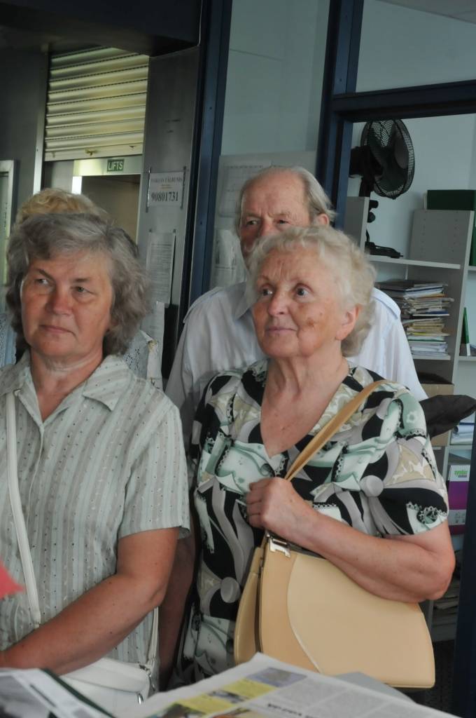 Šodien, 8. jūnijā, laikraksta "Kursas Laiks" redakcijā viesojās kazdandznieki un cīravnieki, kuri piedalās senioru projektā. Viņi Liepājā apmeklēja arī Amatnieku namu un devās apskatīties Liepājas himnas skulptūras.
Autors: Uldis Dobelis