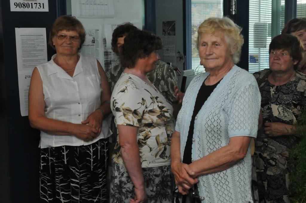 Šodien, 8. jūnijā, laikraksta "Kursas Laiks" redakcijā viesojās kazdandznieki un cīravnieki, kuri piedalās senioru projektā. Viņi Liepājā apmeklēja arī Amatnieku namu un devās apskatīties Liepājas himnas skulptūras.
Autors: Uldis Dobelis