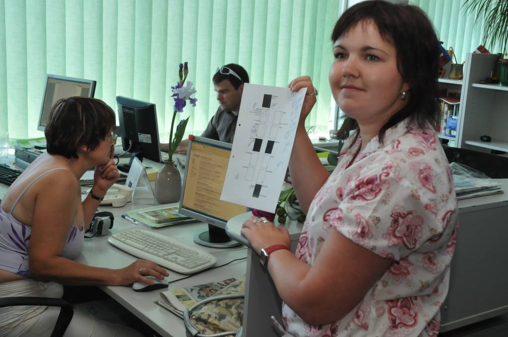 Šodien, 8. jūnijā, laikraksta "Kursas Laiks" redakcijā viesojās kazdandznieki un cīravnieki, kuri piedalās senioru projektā. Viņi Liepājā apmeklēja arī Amatnieku namu un devās apskatīties Liepājas himnas skulptūras.
Autors: Uldis Dobelis