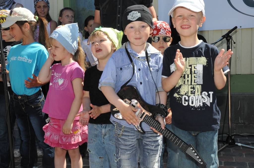4. jūnijā Liepājas pludmalē pie Glābšanas stacijas 11. reizi tika pacelts Zilais karogs.
Autors: Uldis Dobelis