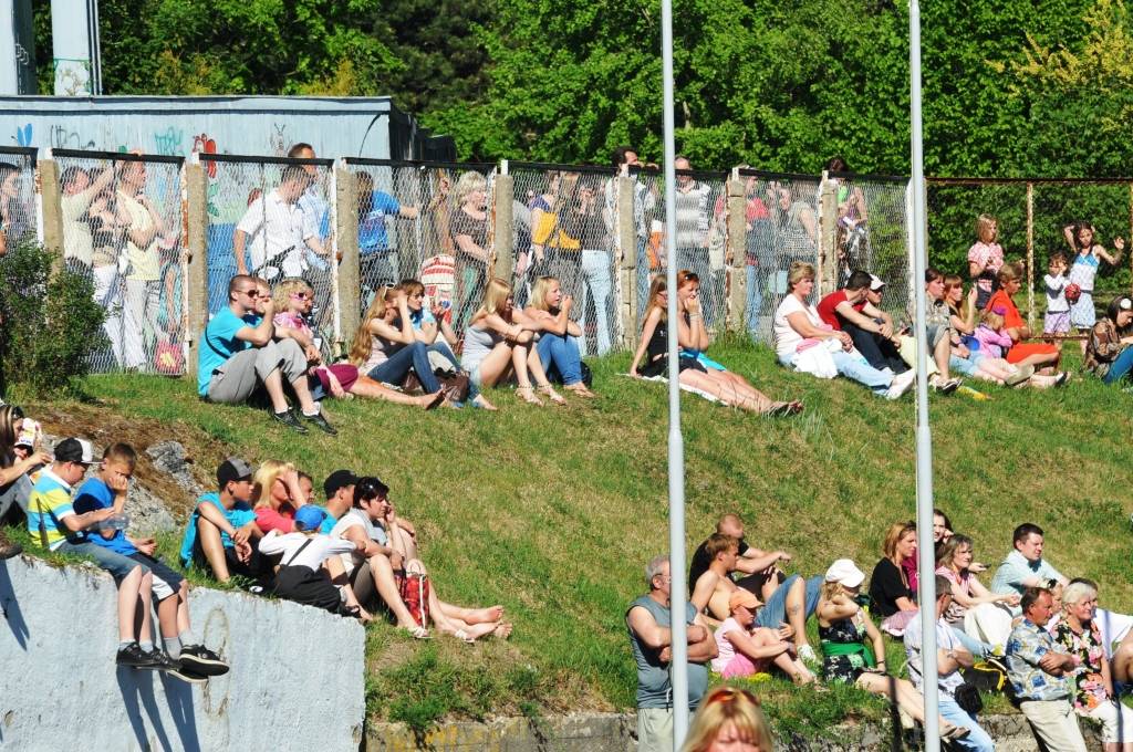 4. jūnijā Liepājā ģimenes svētku "Lielmutis Fricis un Lielmute Marta" laikā notika arī gājiens un Liepājas pilsētas un apkārtējo novadu deju kolektīvu sadejošanās "Daugavas" stadiona rezerves laukumā.